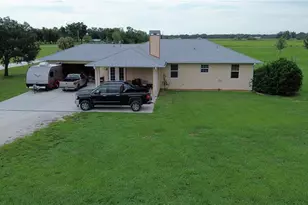 7211 SW Grove Dr, Arcadia, FL 34266 - Photo 2