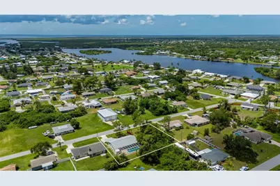 542 Lakehurst Avenue NW, Port Charlotte, FL 33952 - Photo 58
