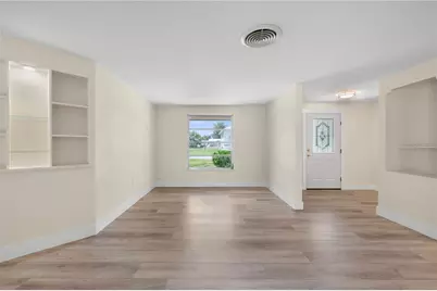 542 Lakehurst Avenue NW, Port Charlotte, FL 33952 - Photo 12