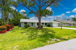 542 Lakehurst Ave NW, Port Charlotte, FL 33952 - Photo 6