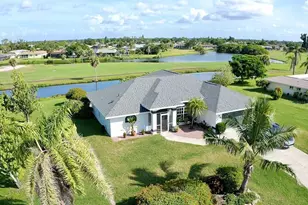 32 Oakland Hills Ct, Rotonda West, FL 33947 - Photo 1