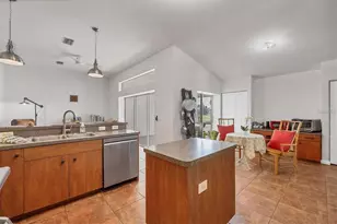 32 Oakland Hills Ct, Rotonda West, FL 33947 - Photo 14