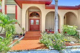 134 Seville Pl SW, Port Charlotte, FL 33952 - Photo 4