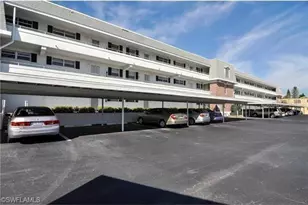 1900 Alamanda Dr, Naples, FL 34102 - Photo 12