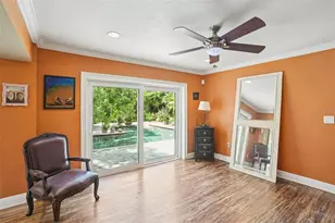 3000 Dartmouth Ave N, Saint Petersburg, FL 33713 - Photo 10