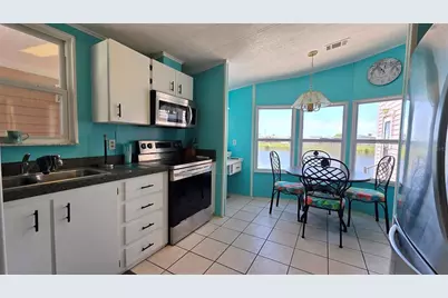 9103 34th Avenue E, Palmetto, FL 34221 - Photo 10