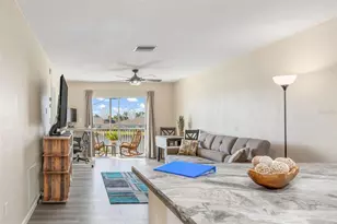 12538 SW Kingsway Cir, Lake Suzy, FL 34269 - Photo 4