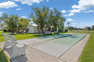 12538 SW Kingsway Cir, Lake Suzy, FL 34269 - Photo 38