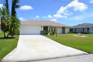 285 Mark Twain Ln, Rotonda West, FL 33947 - Photo 2