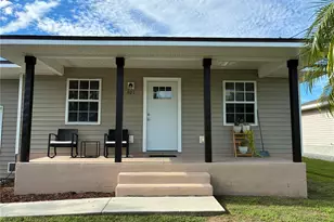 921 Henry St, Punta Gorda, FL 33950 - Photo 2