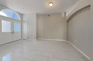 10533 Juliano Dr, Riverview, FL 33569 - Photo 2