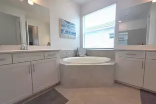 17370 Jadestone Ct, Venice, FL 34293 - Photo 10