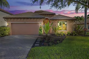 11945 Country Day Cir, Fort Myers, FL 33913 - Photo 2