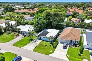 736 92nd Ave N, Naples, FL 34108 - Photo 14