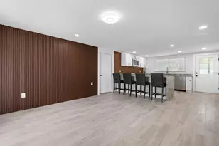 101 Riverview Ave, Englewood, FL 34223 - Photo 2