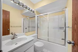 12538 SW Kingsway Cir, Lake Suzy, FL 34269 - Photo 14