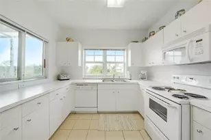 3923 Cape Haze Dr, Rotonda West, FL 33947 - Photo 14