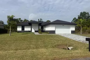 8285 Agate St, Port Charlotte, FL 33981 - Photo 12