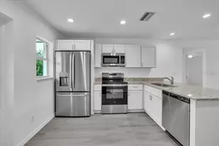 28137 Laurelwood Dr, Punta Gorda, FL 33955 - Photo 4