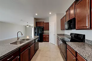 7235 Somerset Pond Dr, Ruskin, FL 33573 - Photo 6