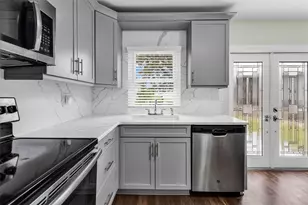 8391 Pickwick Rd, North Port, FL 34287 - Photo 14