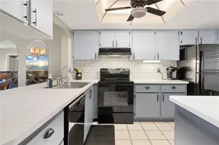 12274 SW Egret Cir, Lake Suzy, FL 34269 - Photo 8