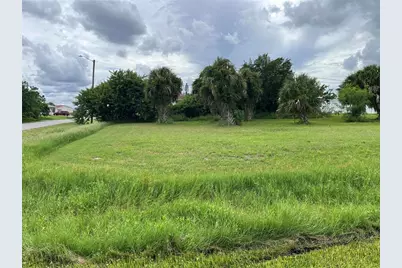 401 Garfield Avenue NW, Port Charlotte, FL 33952 - Photo 2