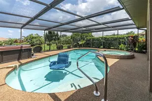 301 Thorn Hill Pl, Sun City Center, FL 33573 - Photo 2