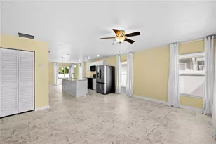 1703 12th St S, Saint Petersburg, FL 33705 - Photo 12