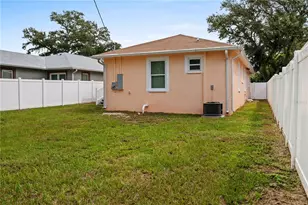 1703 12th St S, Saint Petersburg, FL 33705 - Photo 52