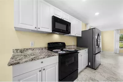 1703 12th Street S, Saint Petersburg, FL 33705 - Photo 22