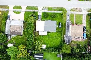 18040 NW 2nd Ct, Miami Gardens, FL 33169 - Photo 34