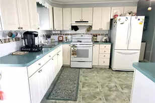 176 W Manatee Loop, Punta Gorda, FL 33950 - Photo 10