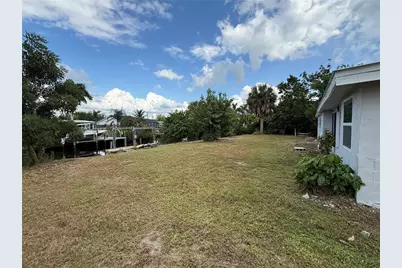 203 Waterway Circle NE, Port Charlotte, FL 33952 - Photo 14