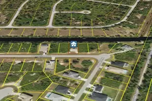 320 Baytree Dr, Rotonda West, FL 33947 - Photo 1