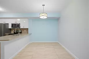 6401 Aragon Way, Fort Myers, FL 33966 - Photo 6