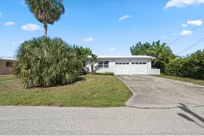 124 Leland SE, Port Charlotte, FL 33952 - Photo 2