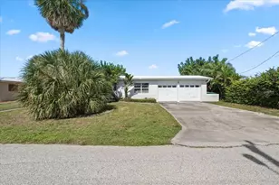 124 Leland SE, Port Charlotte, FL 33952 - Photo 2
