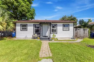 26 Cypress St, North Fort Myers, FL 33903 - Photo 1