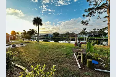 18393 Hottelet Circle, Port Charlotte, FL 33948 - Photo 6