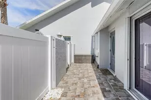 707 SW 3rd Ct, Cape Coral, FL 33991 - Photo 2