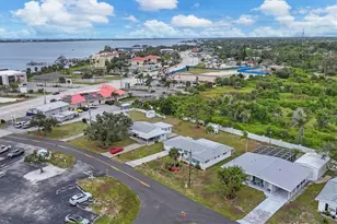 40 Crestview Dr, Englewood, FL 34223 - Photo 4