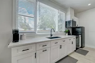 3030 Ashton Rd, Sarasota, FL 34231 - Photo 4