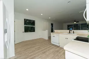 8350 Village Edge Cir, Fort Myers, FL 33919 - Photo 24