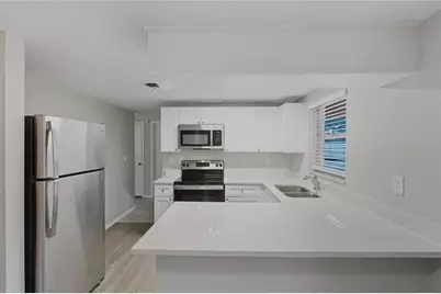 101 Oberlin Road, Venice, FL 34293 - Photo 2