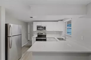 101 Oberlin Rd, Venice, FL 34293 - Photo 2