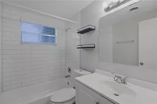 101 Oberlin Rd, Venice, FL 34293 - Photo 4