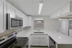 101 Oberlin Rd, Venice, FL 34293 - Photo 10