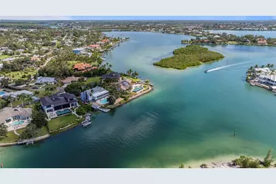 702 Poinciana Road, Nokomis, FL 34275 - Photo 2