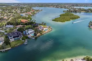 702 Poinciana Rd, Nokomis, FL 34275 - Photo 2